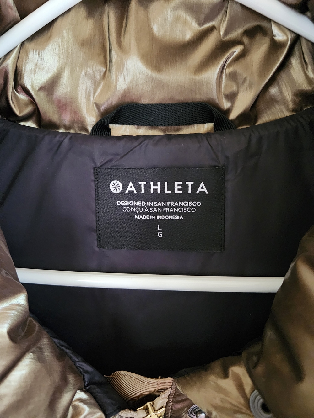 Athleta Metallic Gold/Olive Puffer Vest In LARGE - Picture 3 of 7